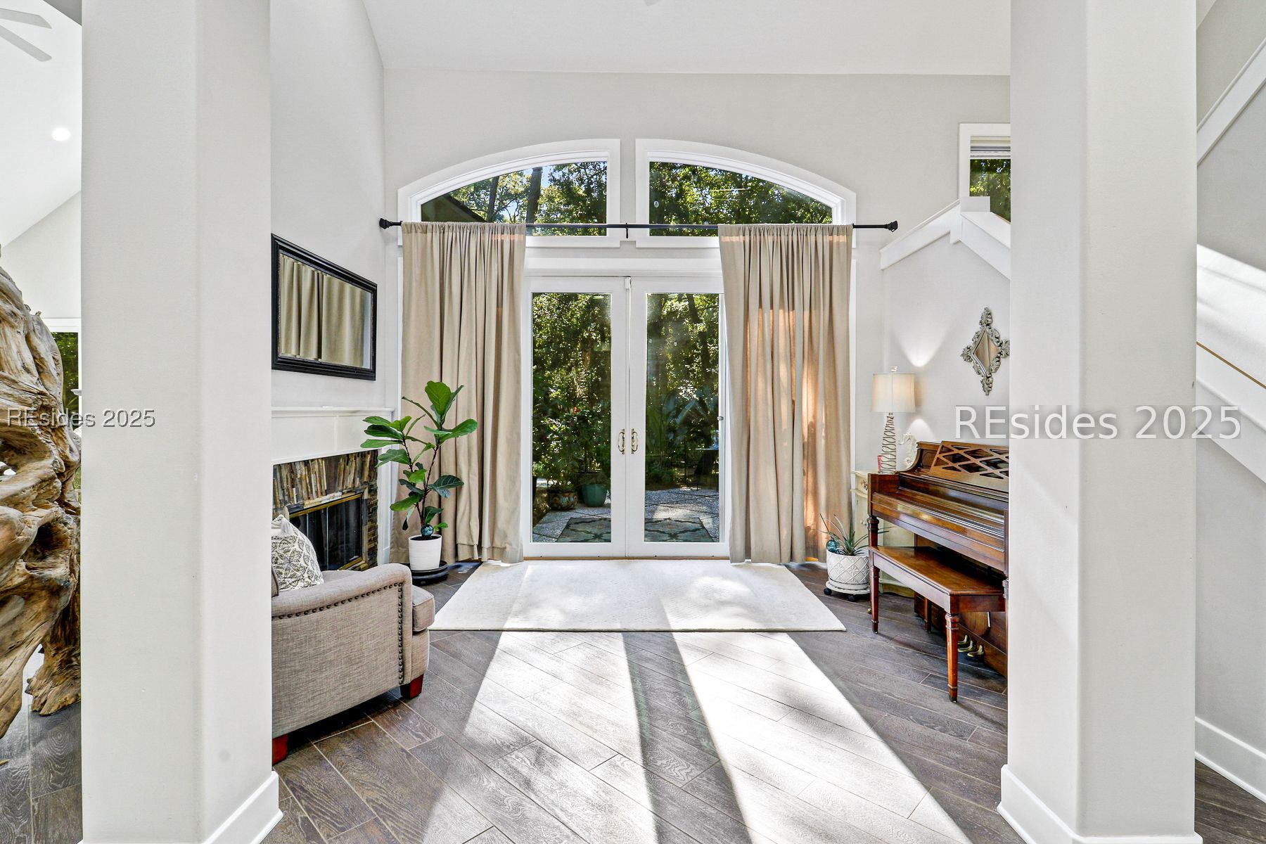 33 N Port Royal Drive