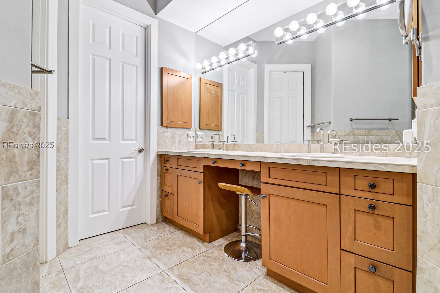 33 N Port Royal Drive