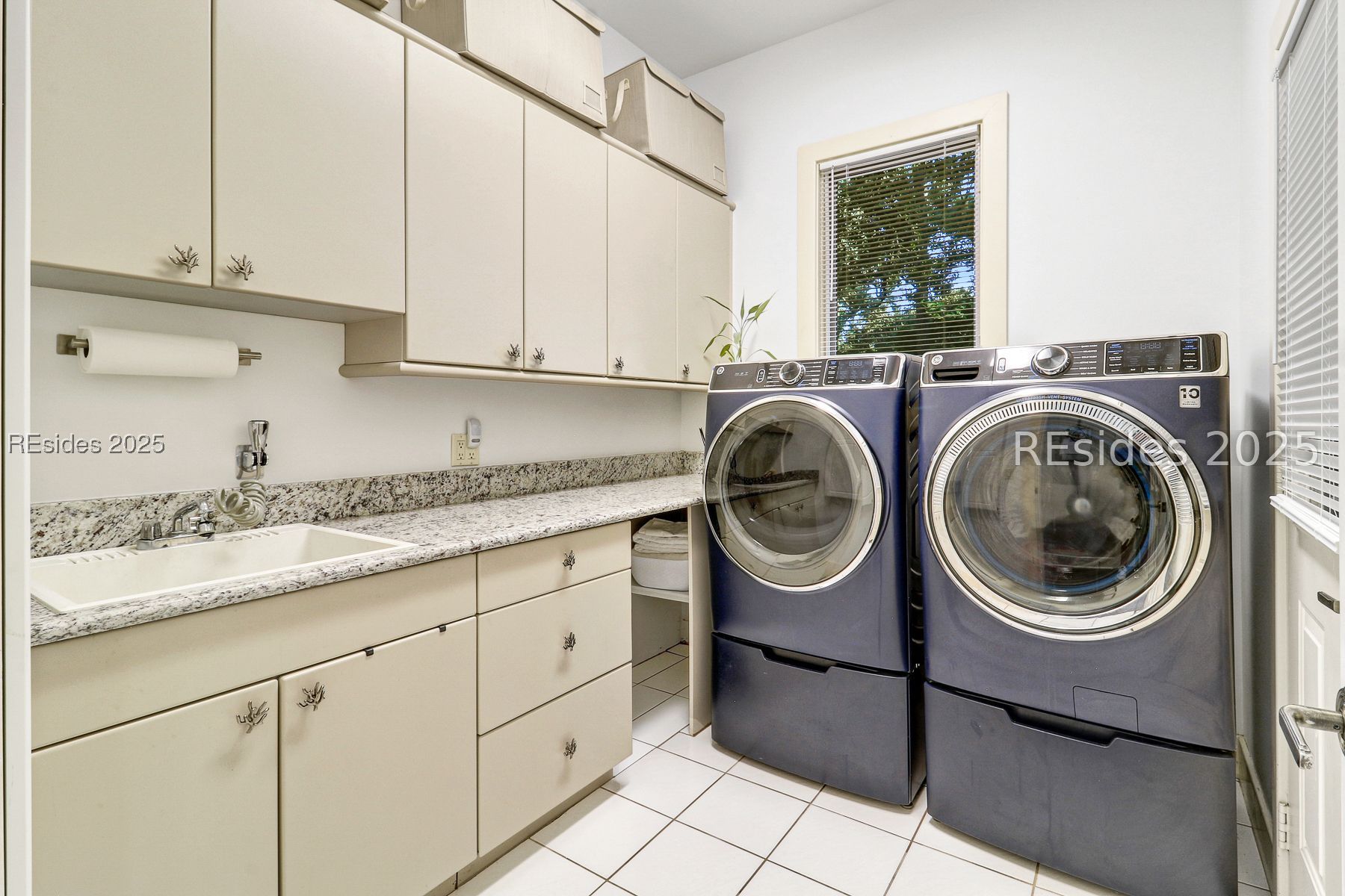 33 N Port Royal Drive