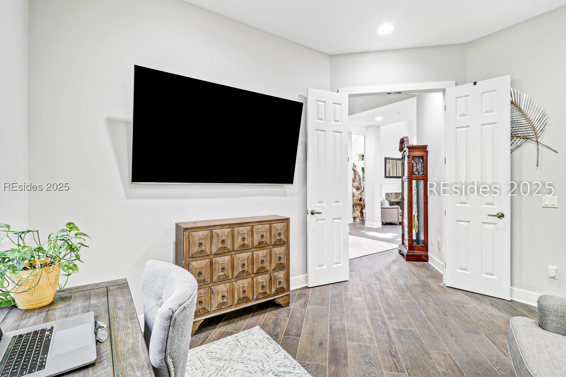 33 N Port Royal Drive