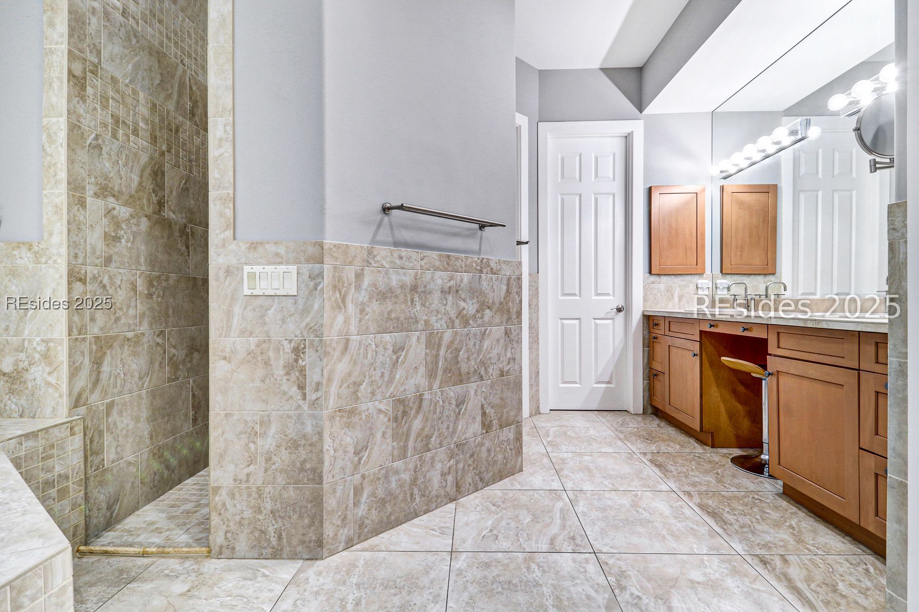 33 N Port Royal Drive