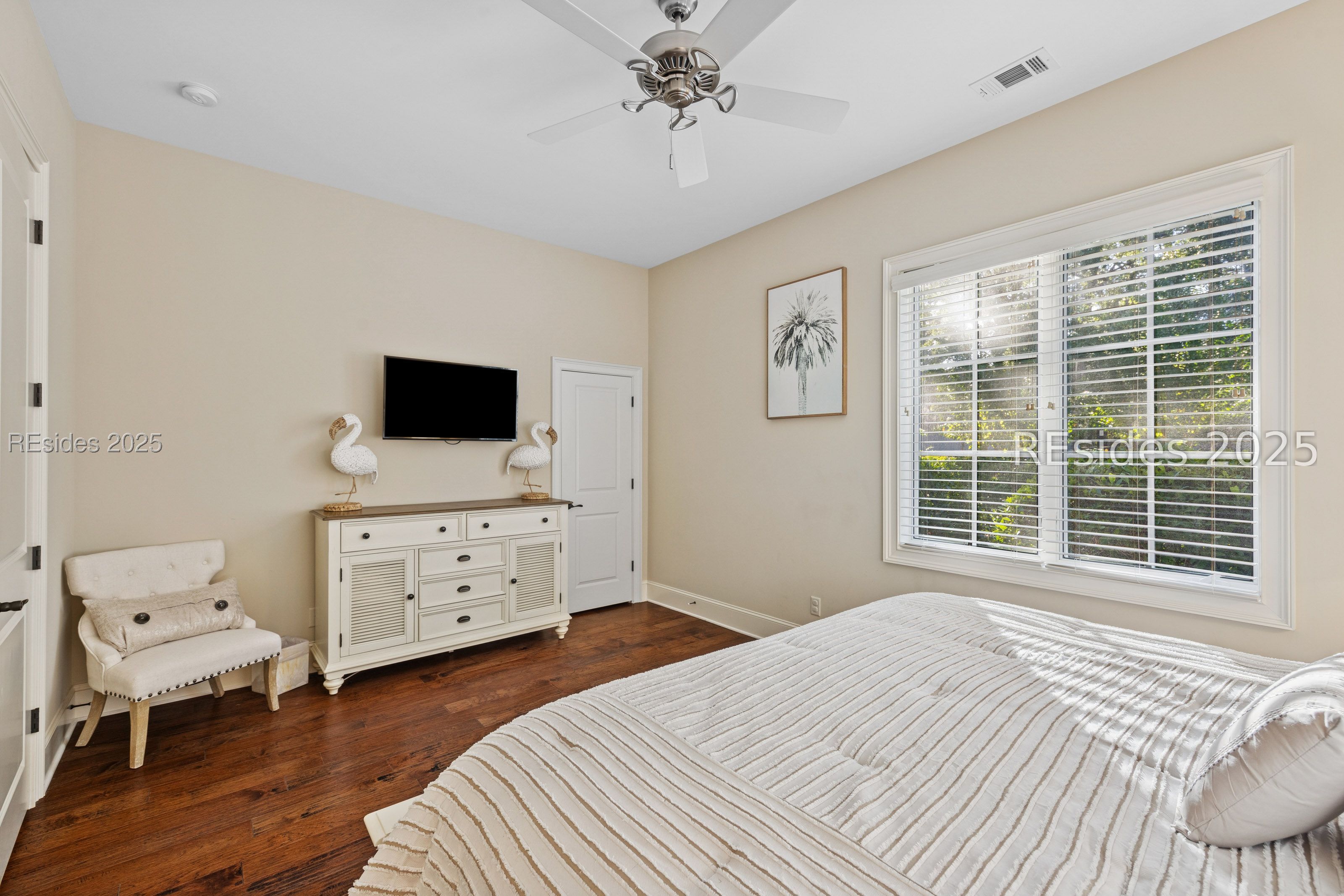13 Hummock Place