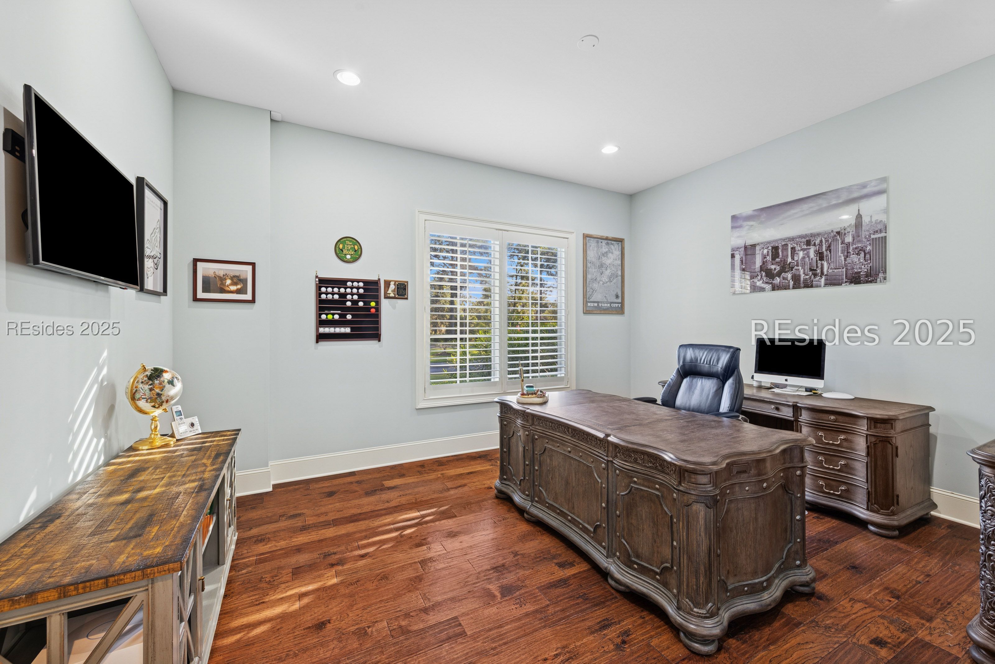 13 Hummock Place