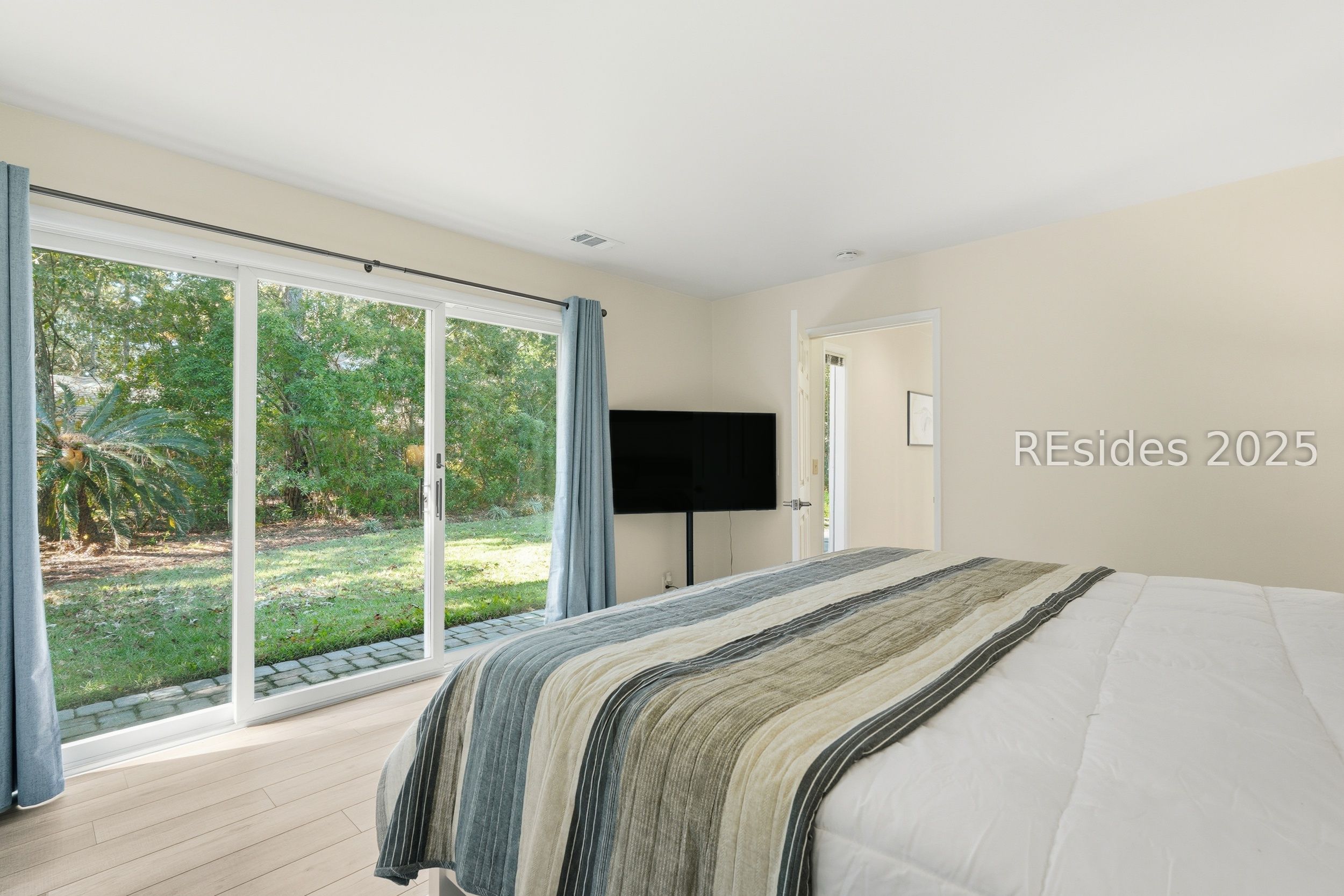 20 China Cockle Lane