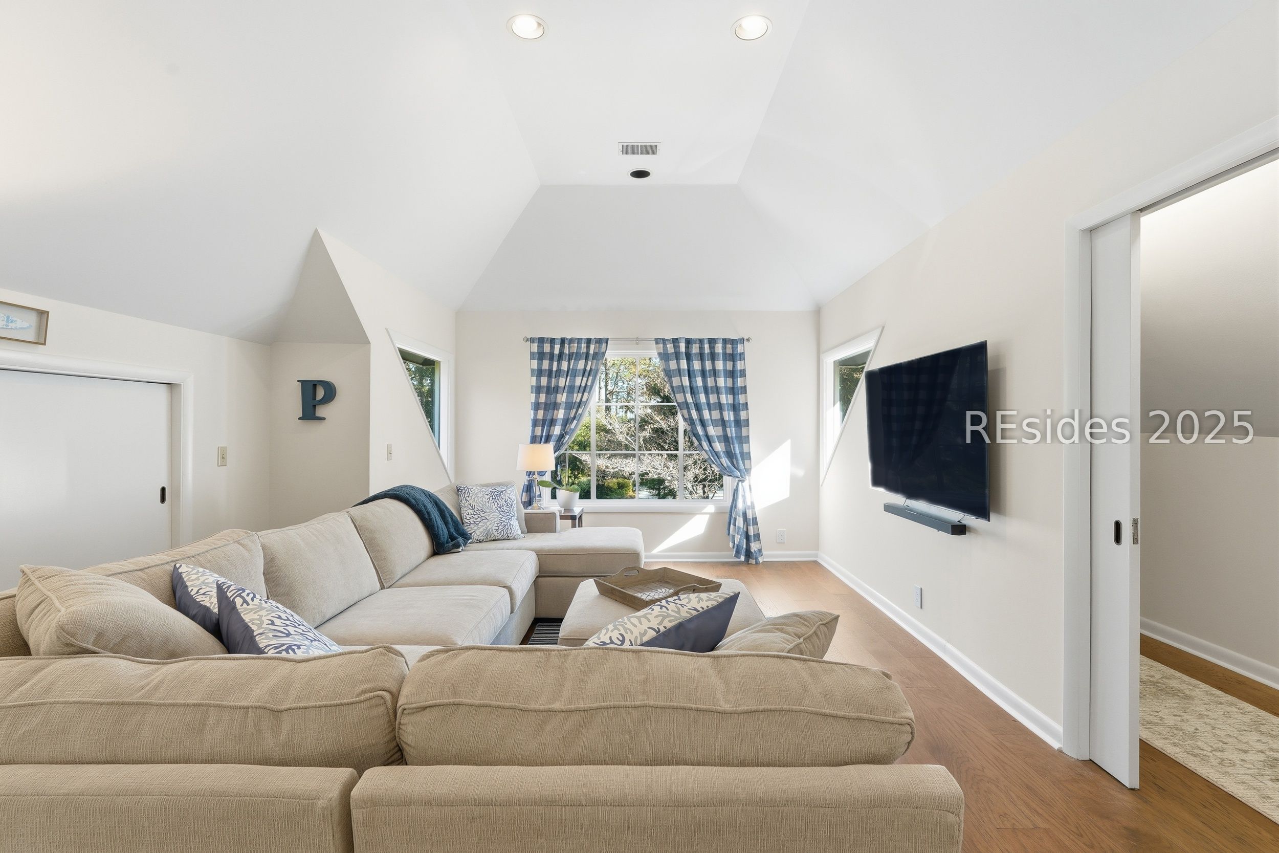 20 China Cockle Lane