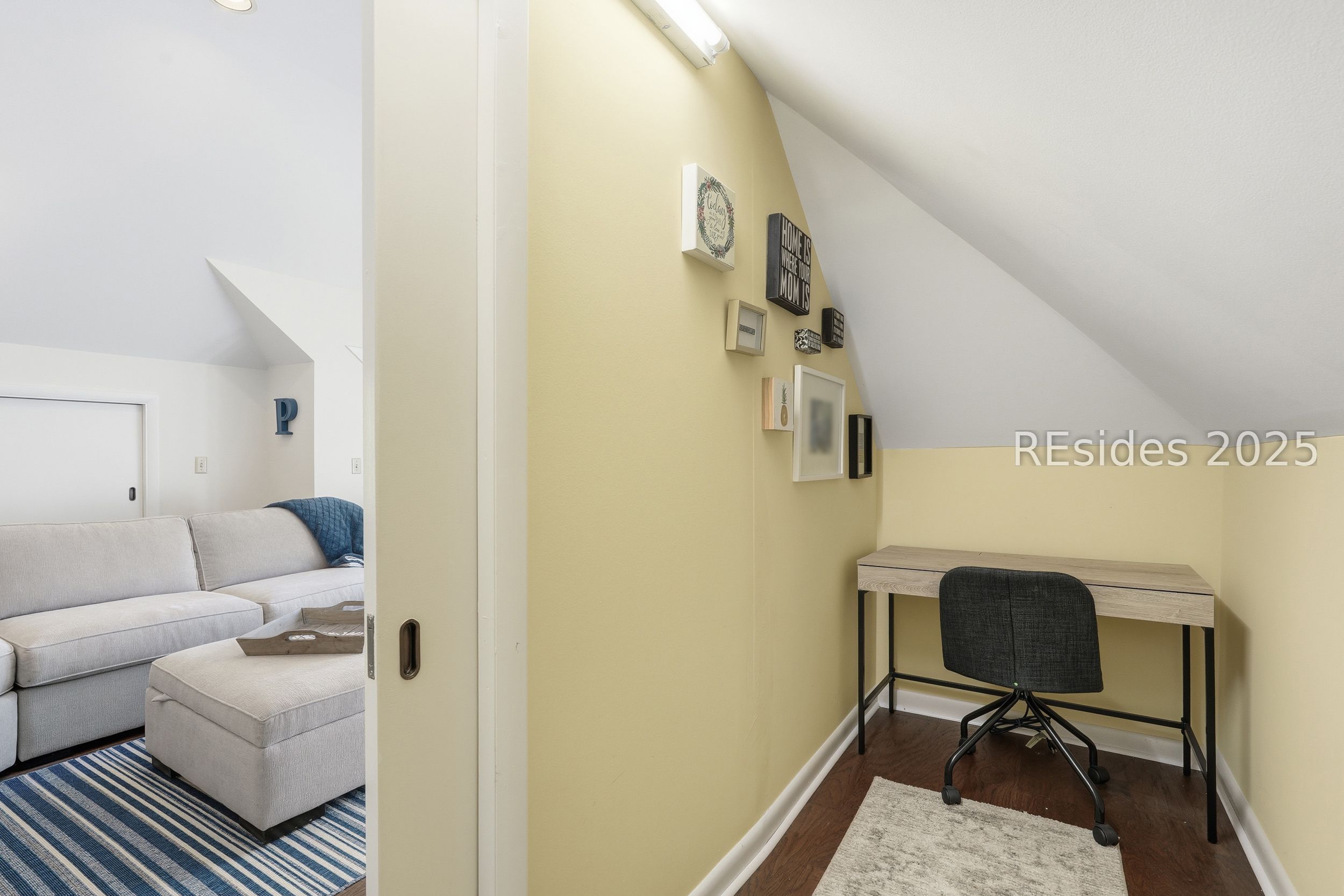 20 China Cockle Lane