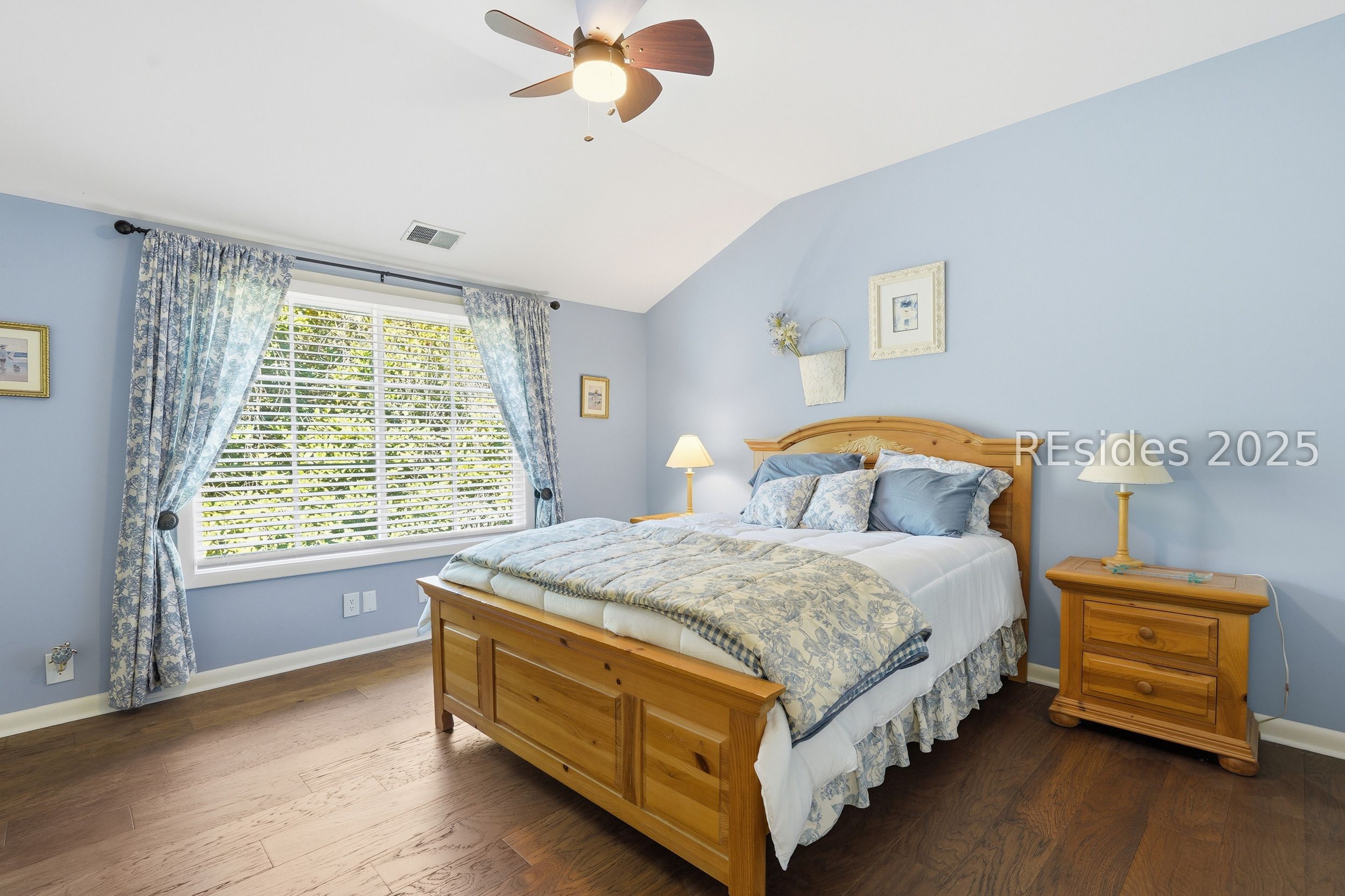 20 China Cockle Lane