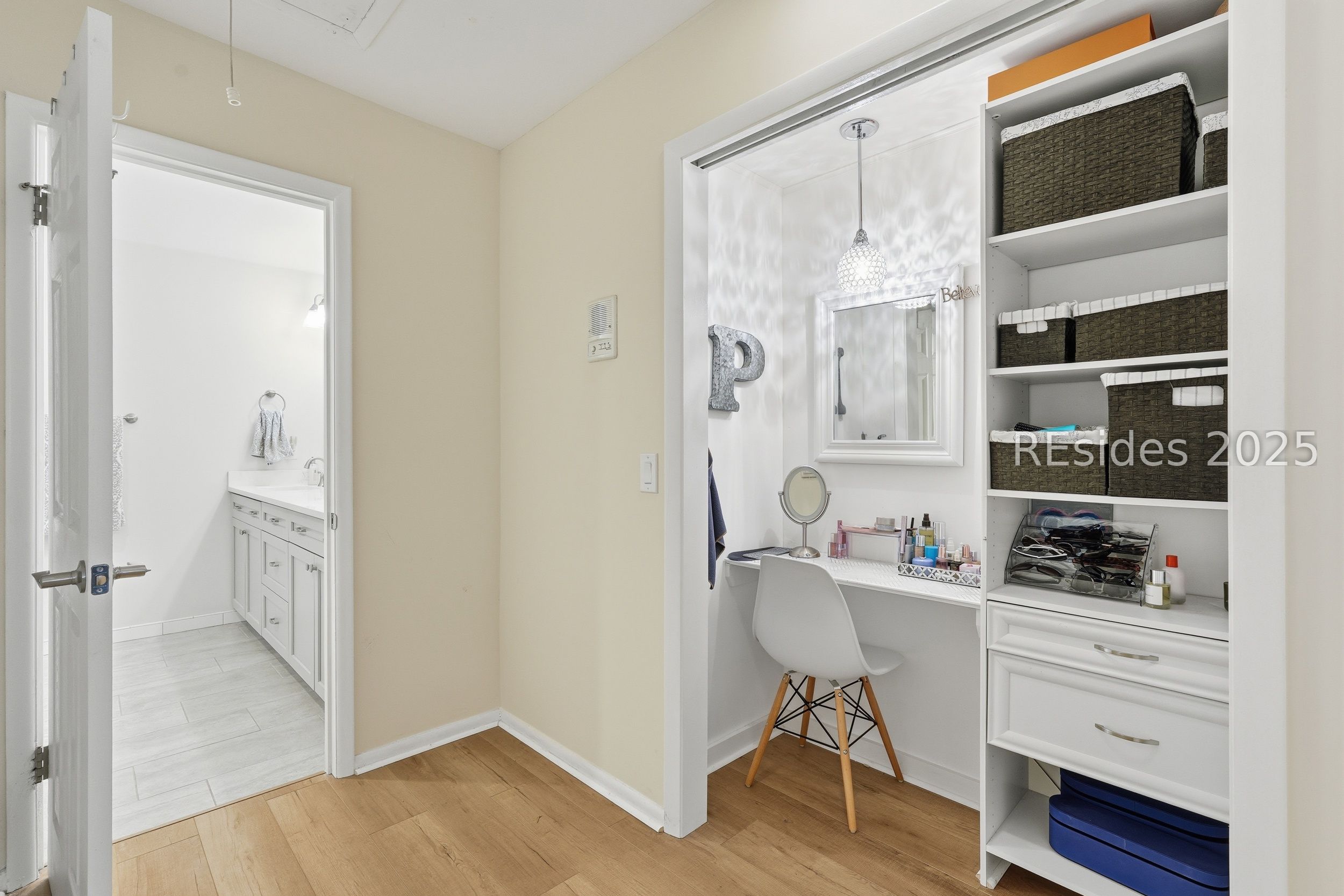 20 China Cockle Lane