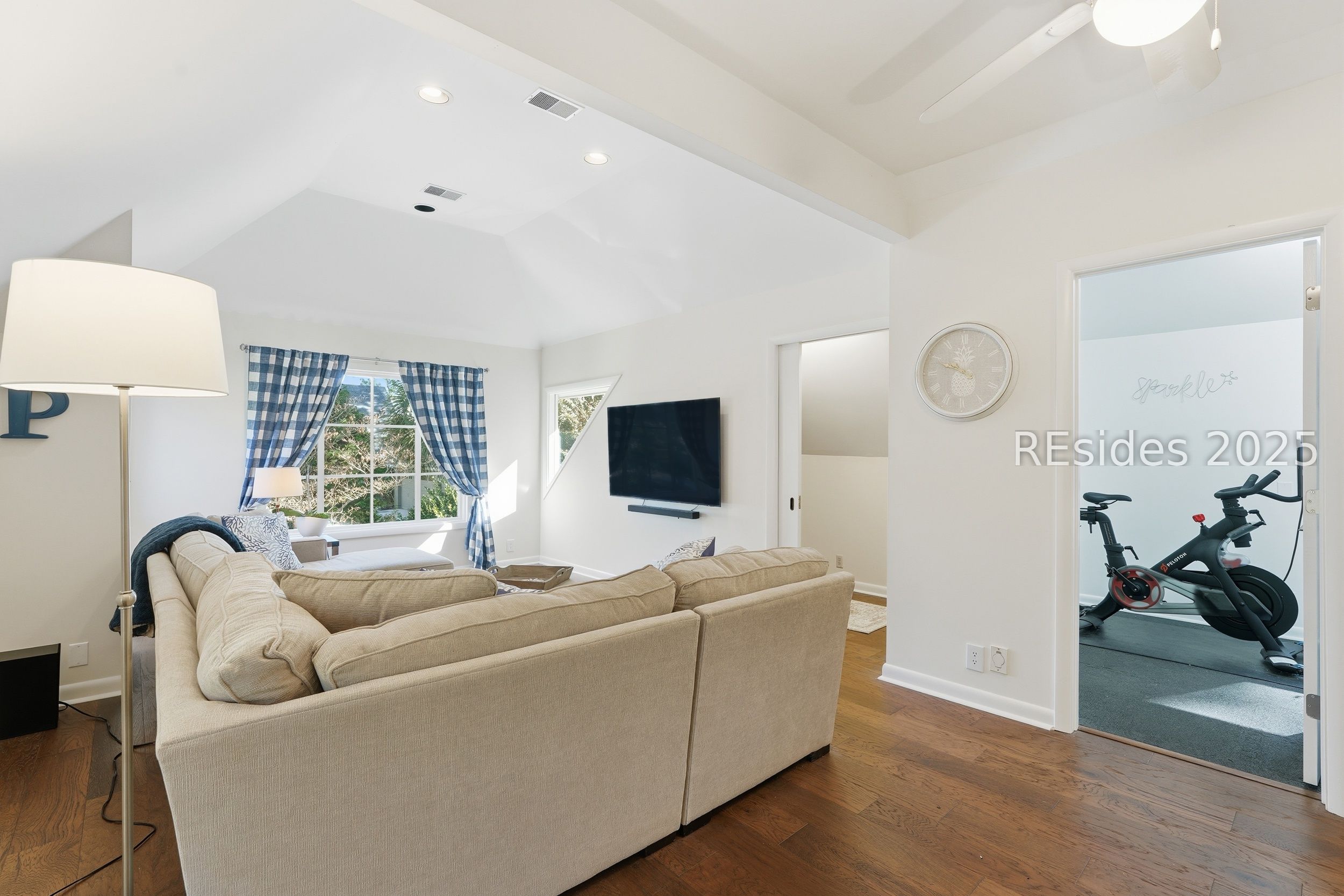 20 China Cockle Lane