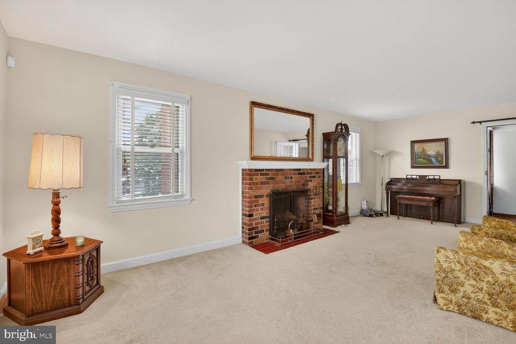 4716 QUEENS CHAPEL TERRACE NE
