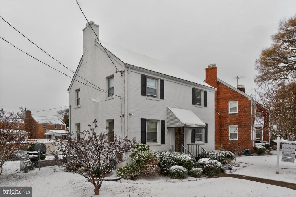 4716 QUEENS CHAPEL TERRACE NE