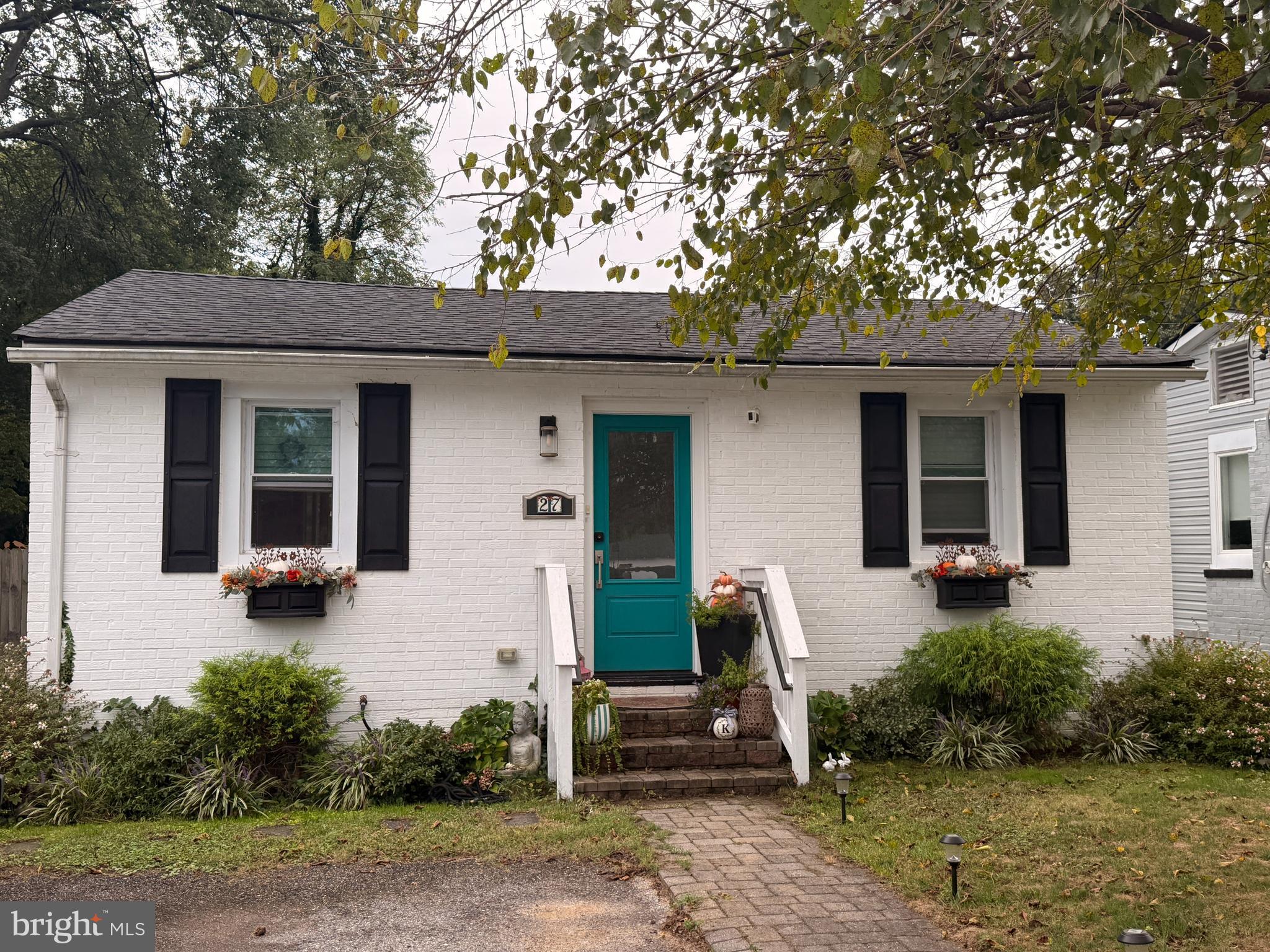 27 DORSEY AVENUE
