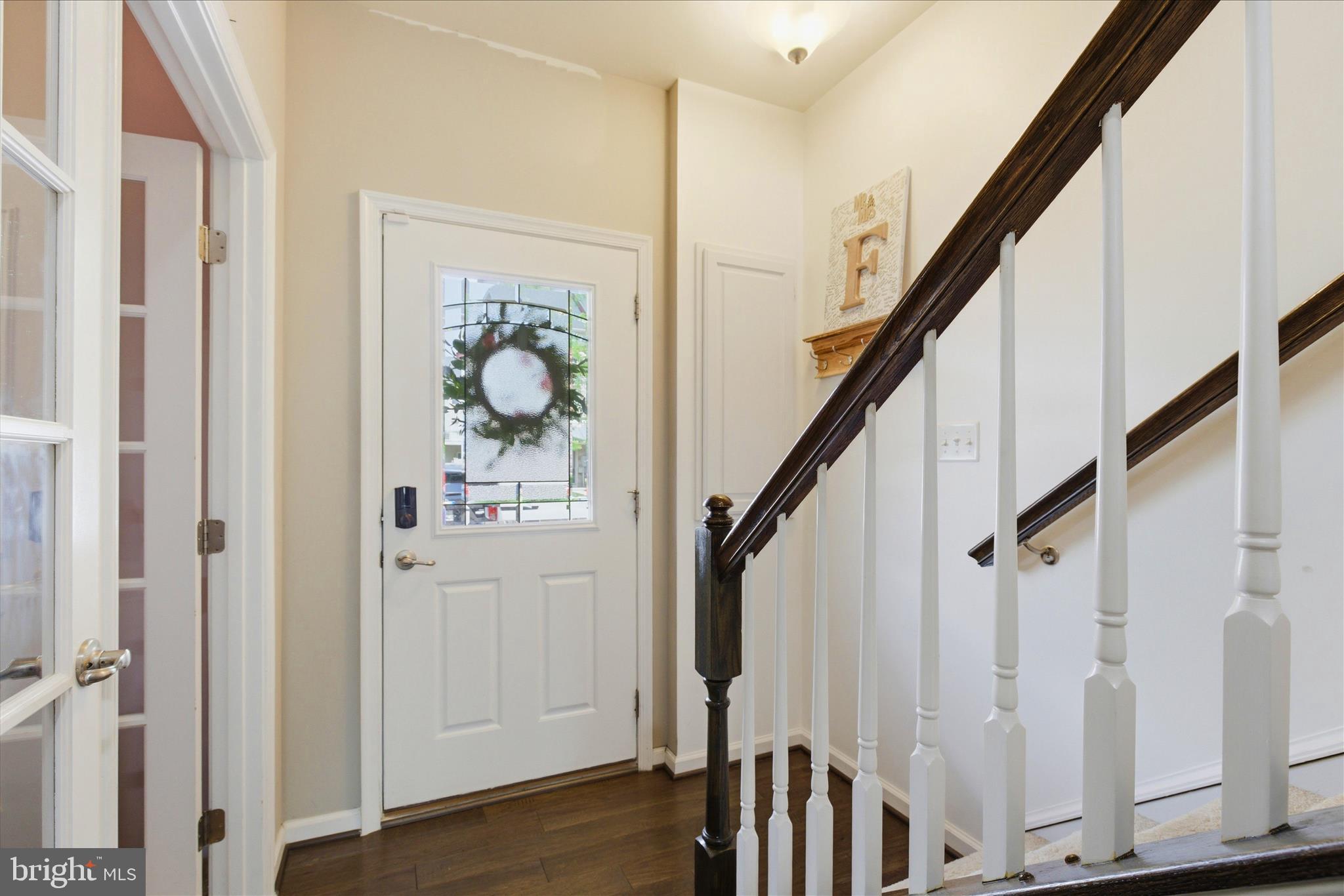 621 RAVENWOOD DRIVE