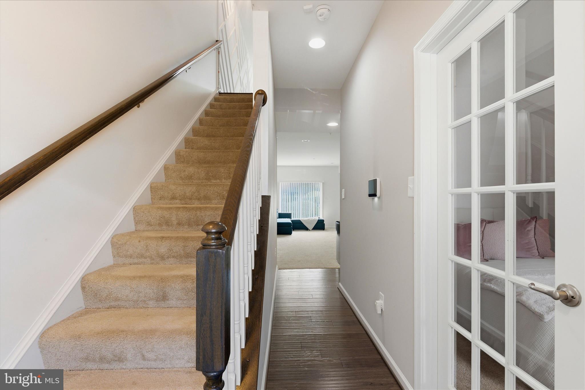 621 RAVENWOOD DRIVE