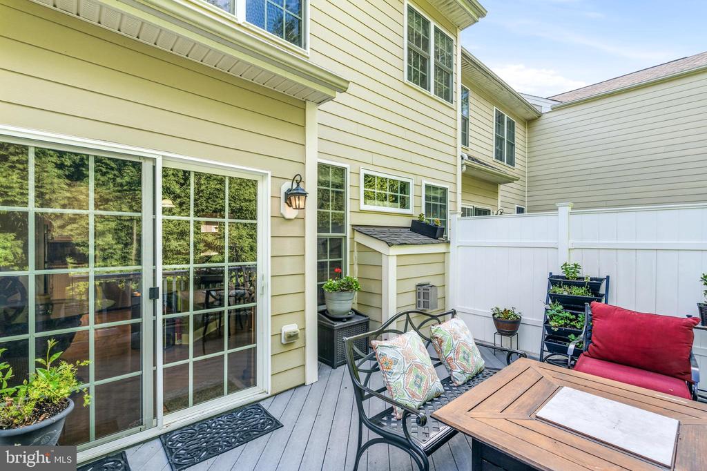 7717 CLAY BRIDGE COURT