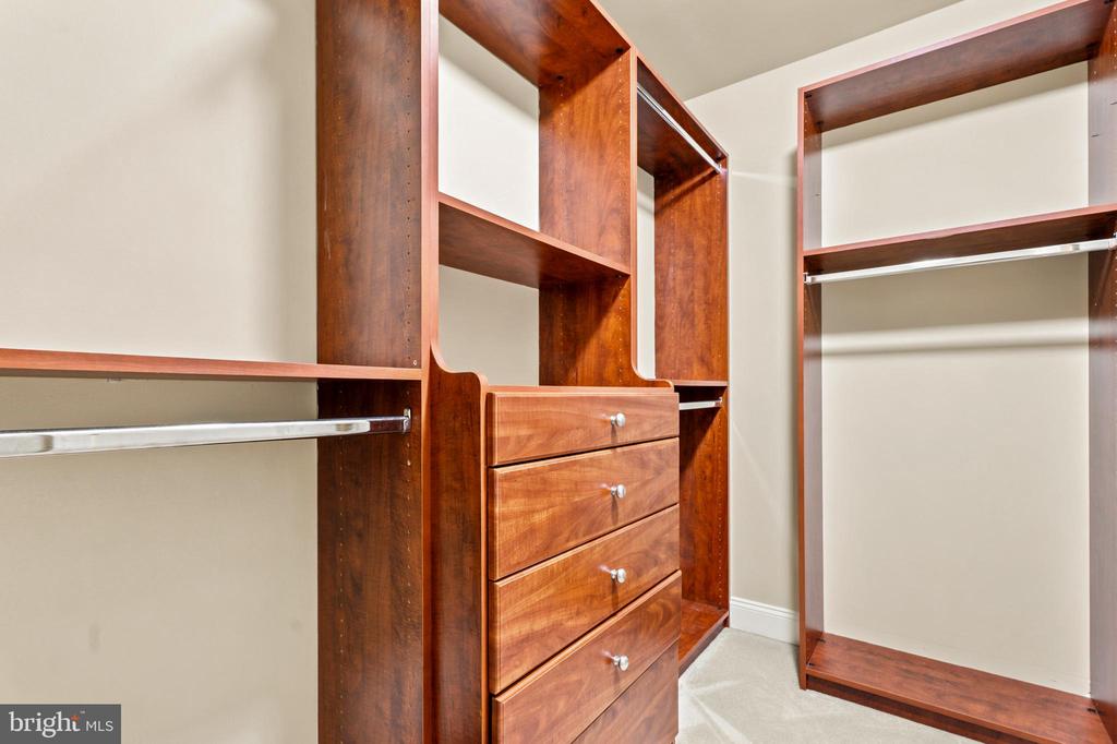 7717 CLAY BRIDGE COURT