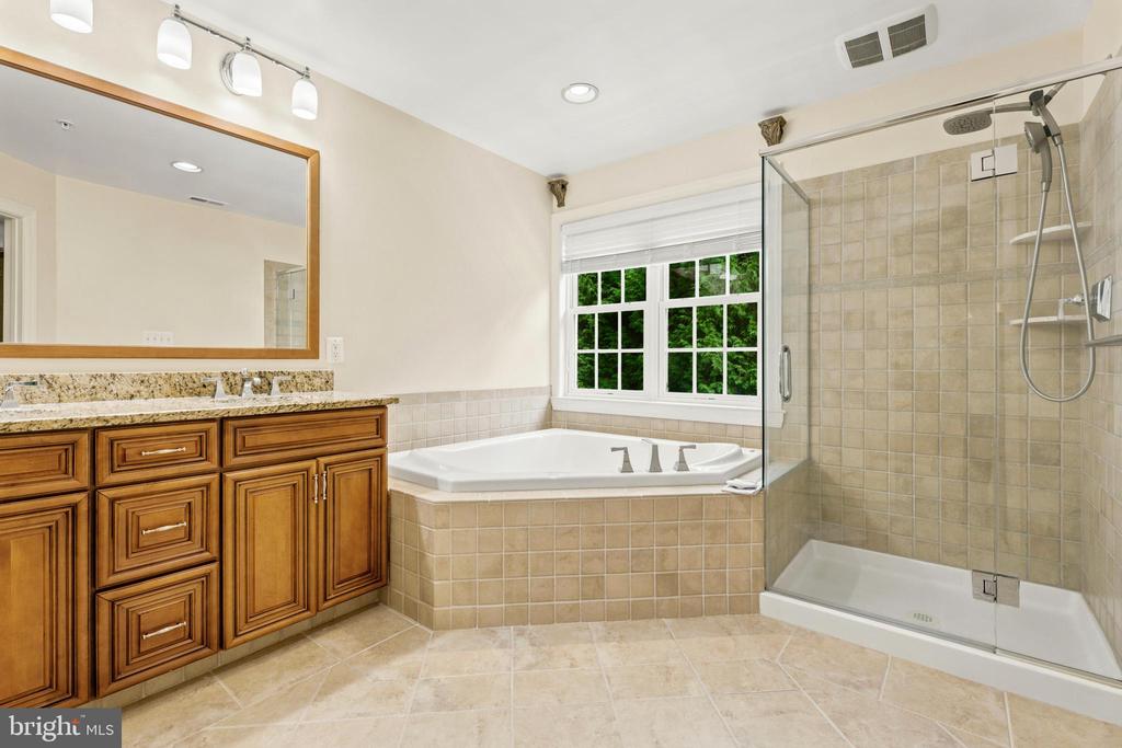 7717 CLAY BRIDGE COURT