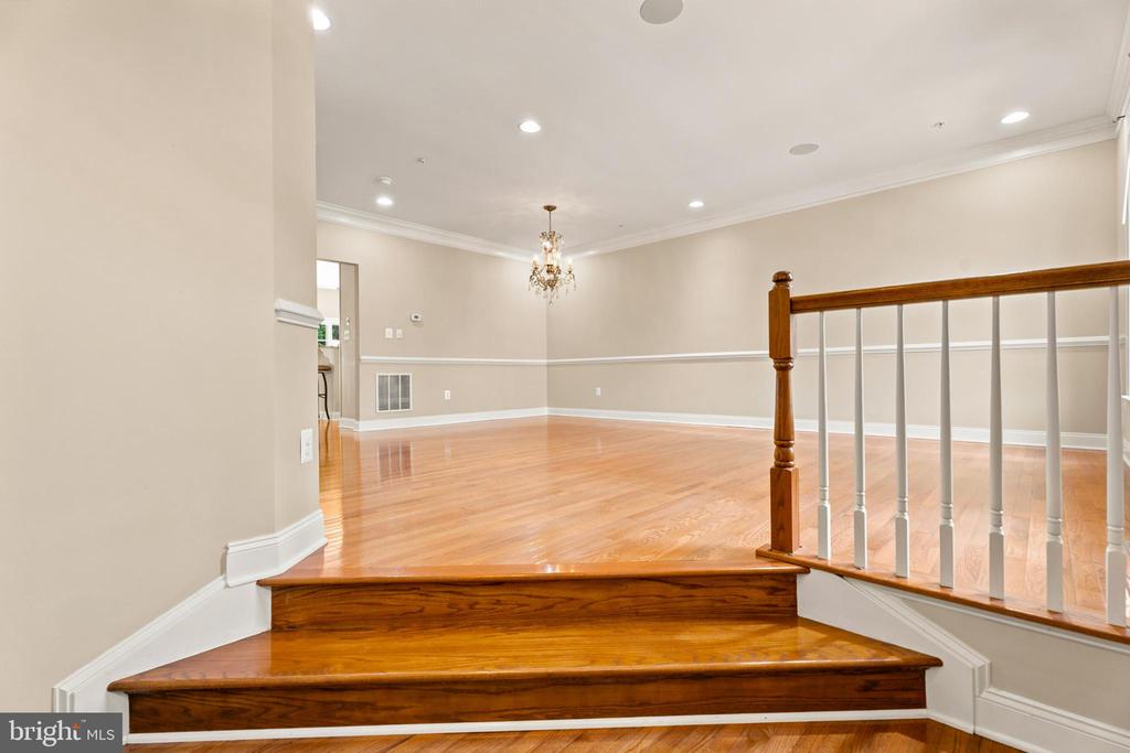 7717 CLAY BRIDGE COURT