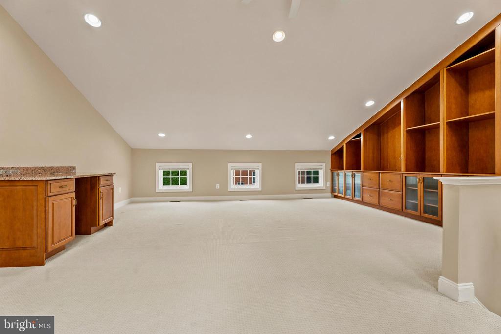7717 CLAY BRIDGE COURT
