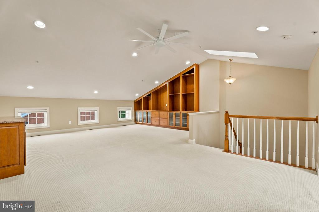 7717 CLAY BRIDGE COURT