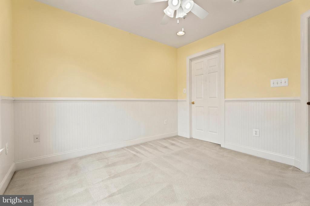 7717 CLAY BRIDGE COURT