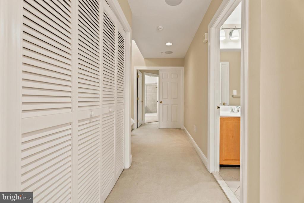 7717 CLAY BRIDGE COURT