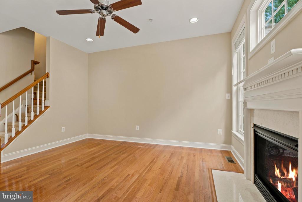 7717 CLAY BRIDGE COURT