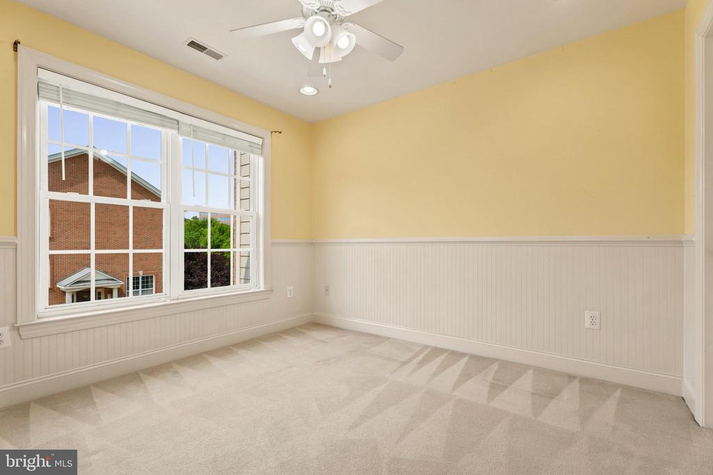 7717 CLAY BRIDGE COURT