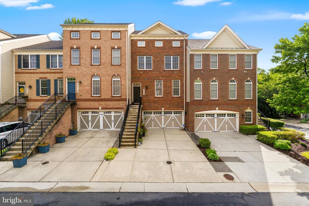 7717 CLAY BRIDGE COURT