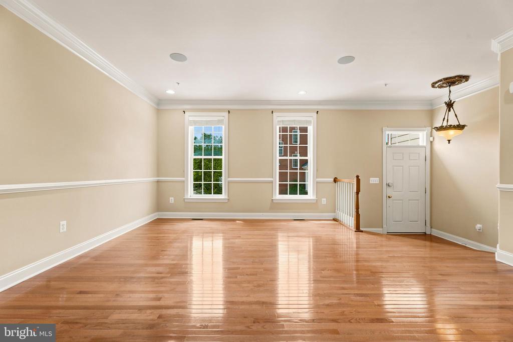 7717 CLAY BRIDGE COURT