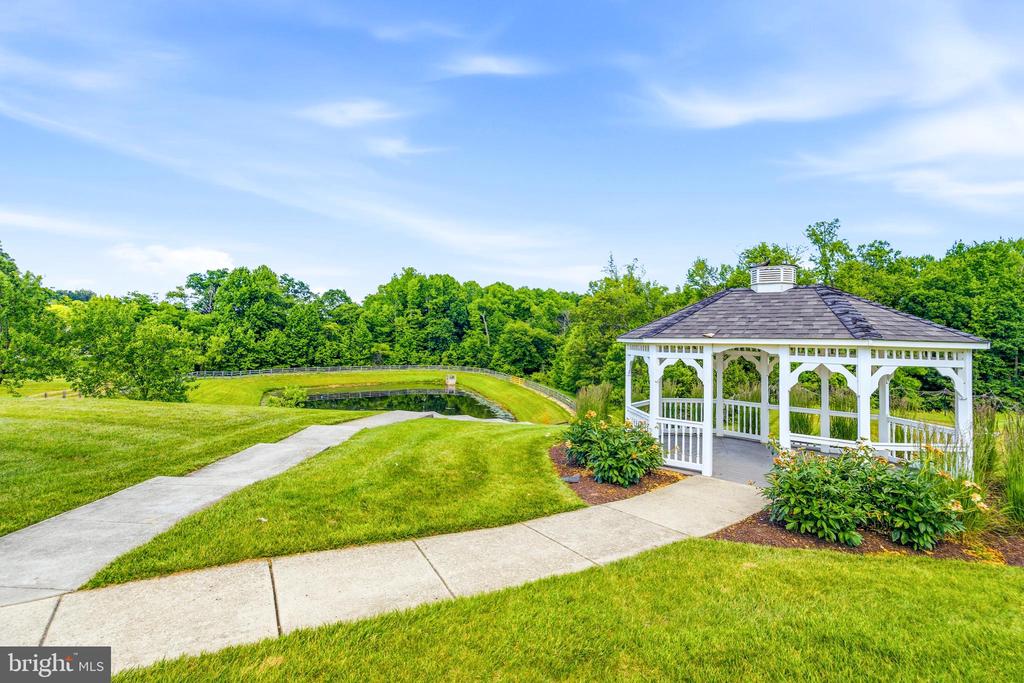 7717 CLAY BRIDGE COURT