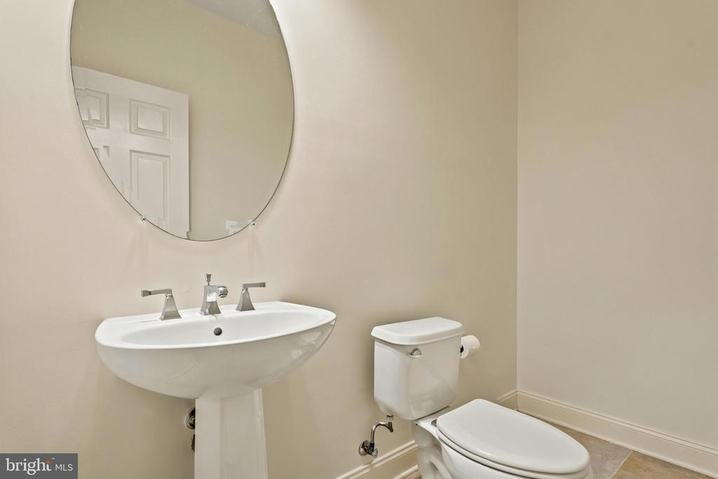 7717 CLAY BRIDGE COURT