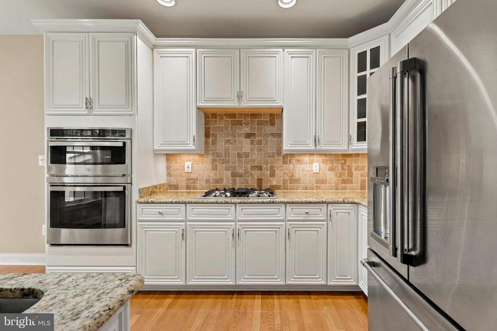 7717 CLAY BRIDGE COURT