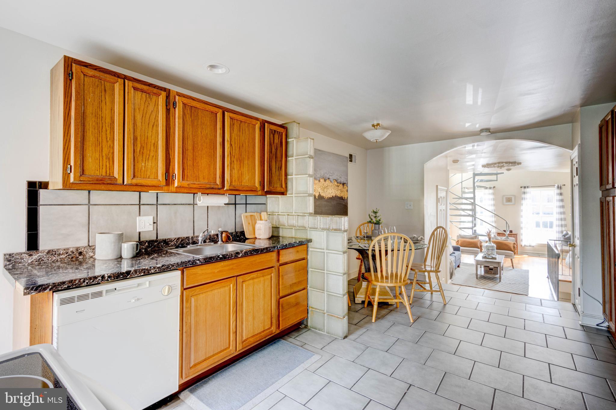 38 S Carrollton Ave
