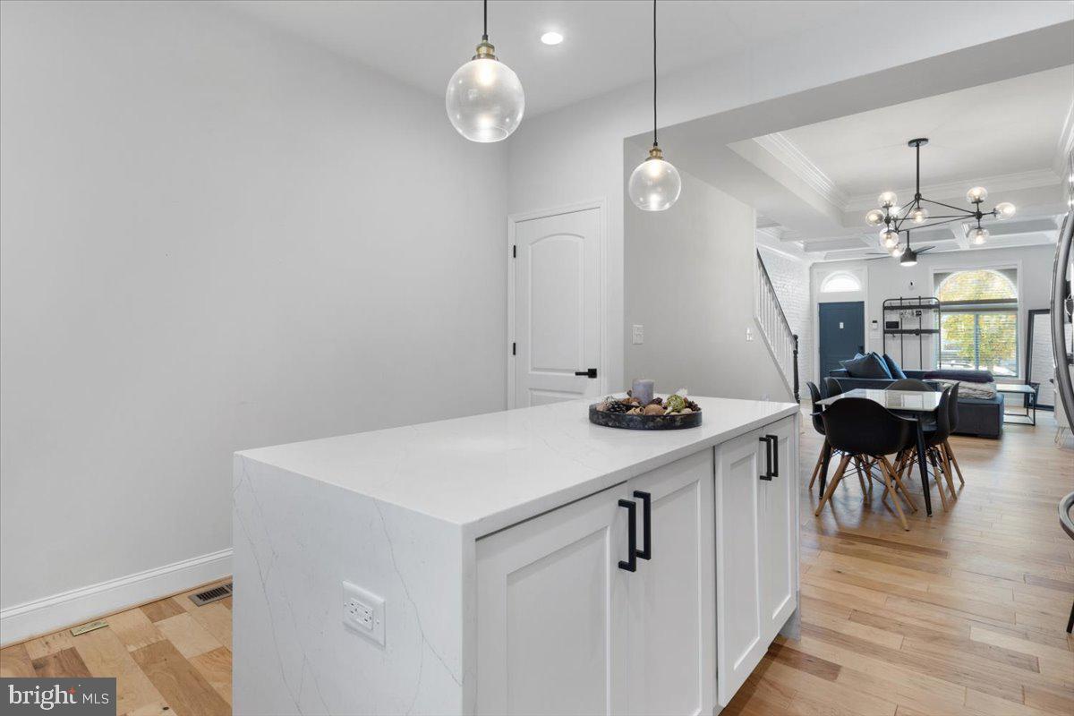 2312 Ashland Ave