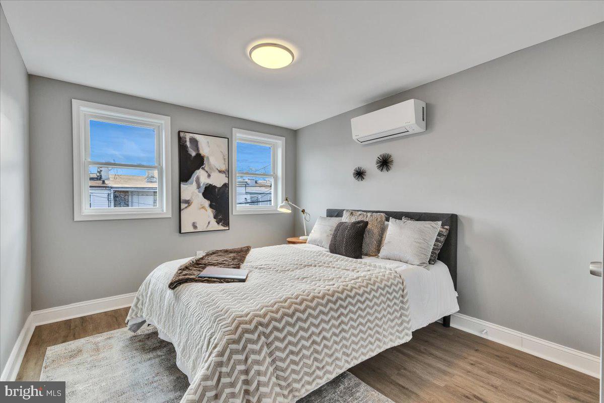 1251 Sargeant St