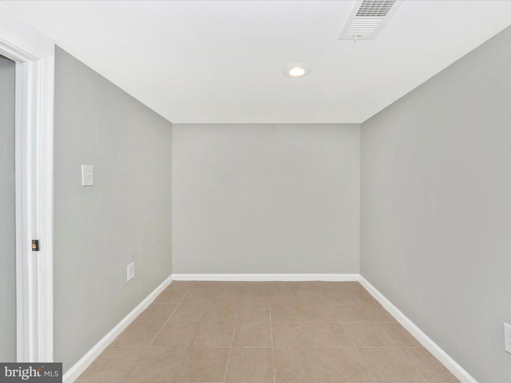 1610 Howard Ave