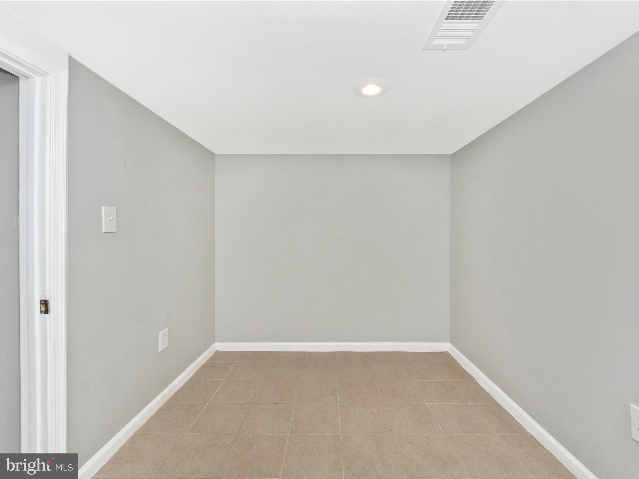 1610 Howard Ave