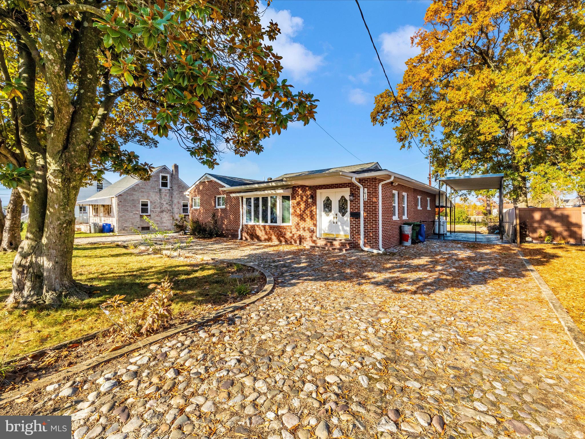 1610 Howard Ave