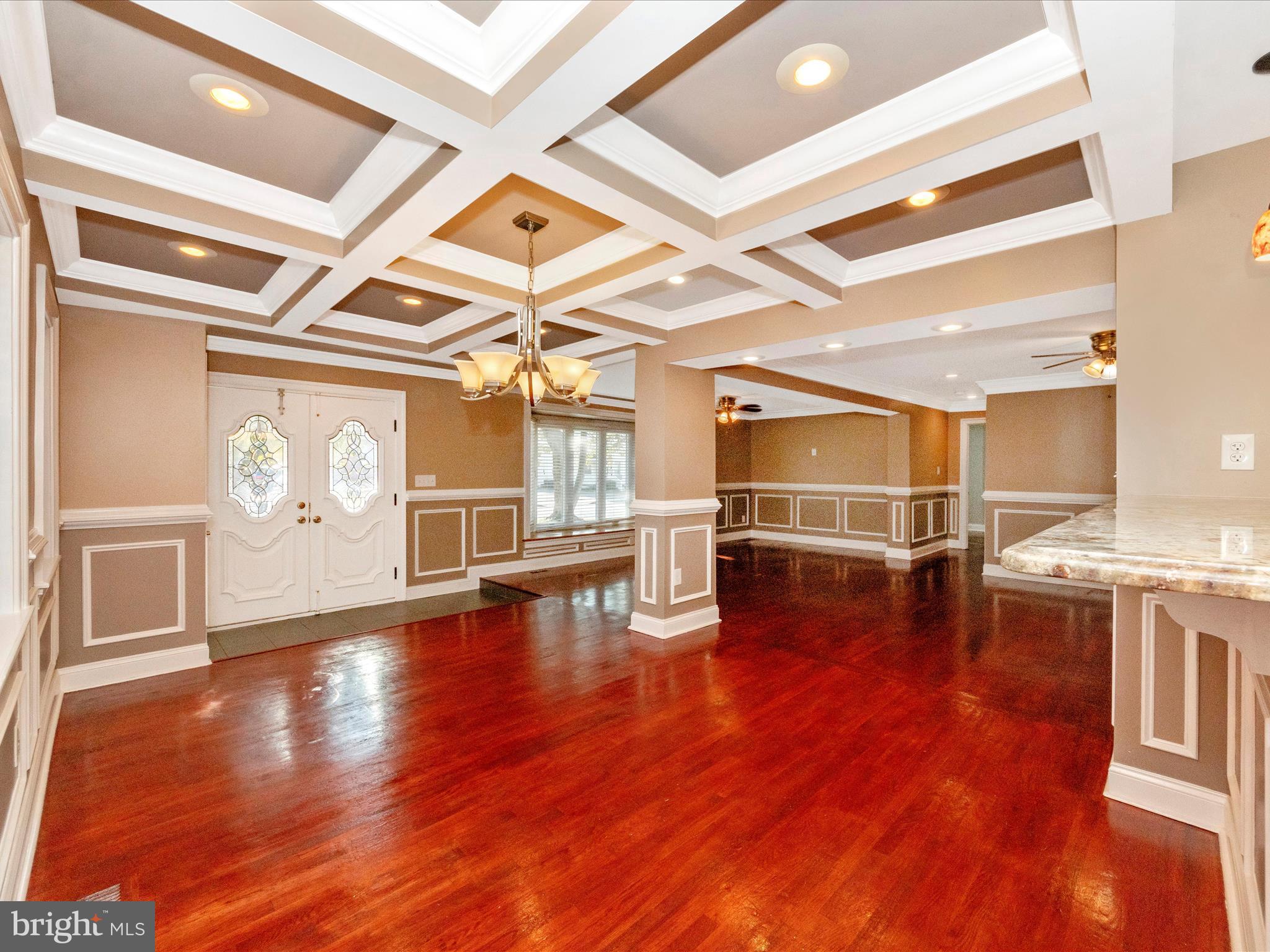 1610 Howard Ave