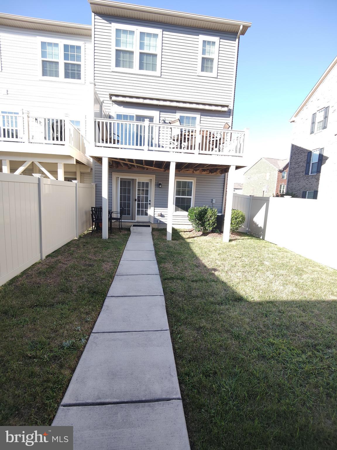 5595 Barnstormers Ln