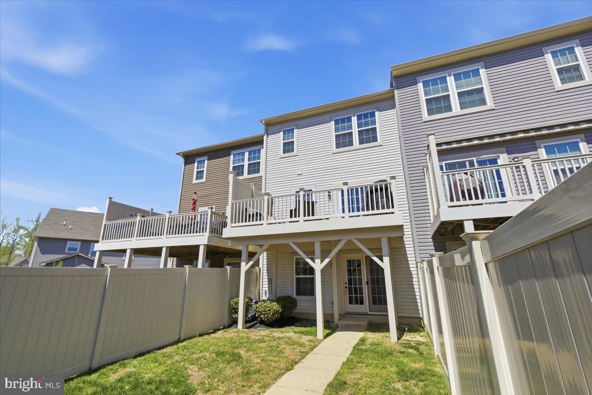 5593 BARNSTORMERS LANE