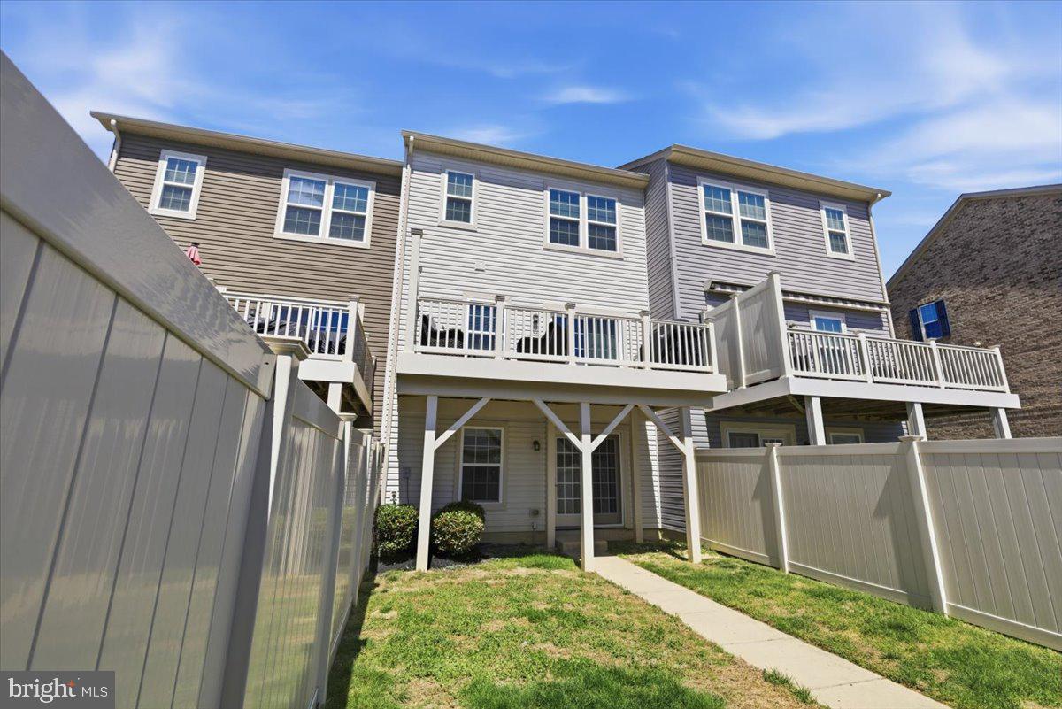 5593 BARNSTORMERS LANE