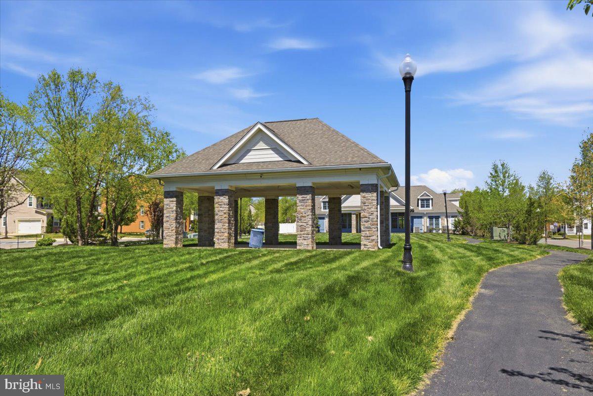 5593 BARNSTORMERS LANE