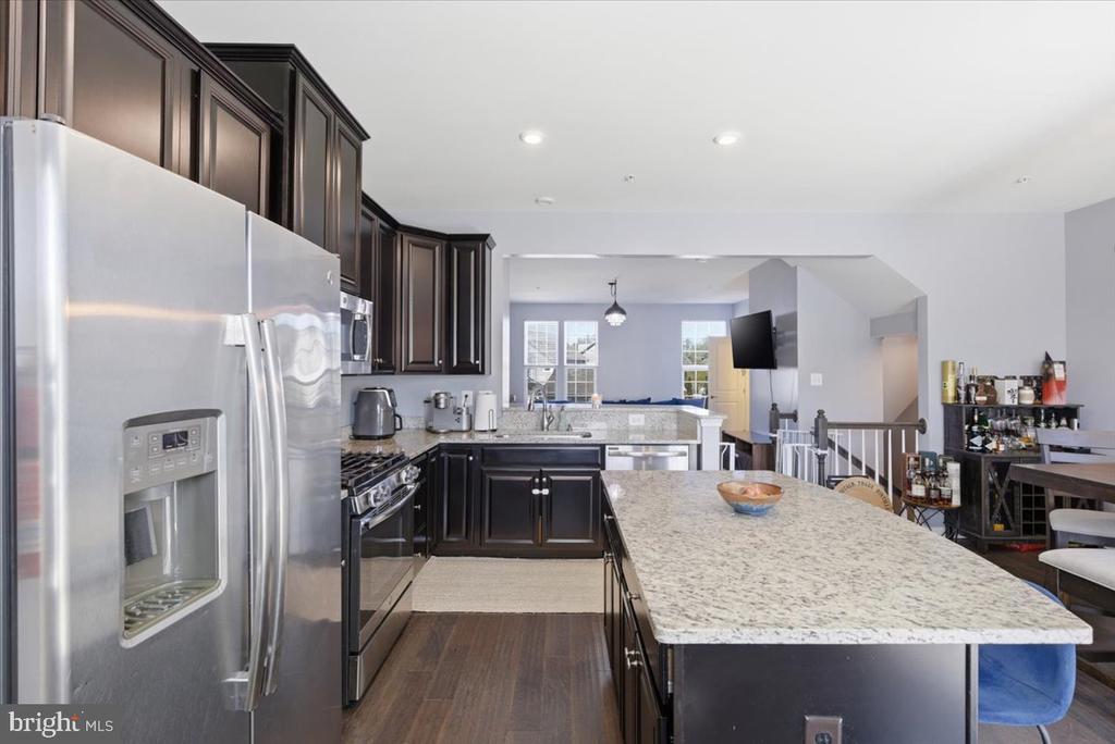 5593 BARNSTORMERS LANE