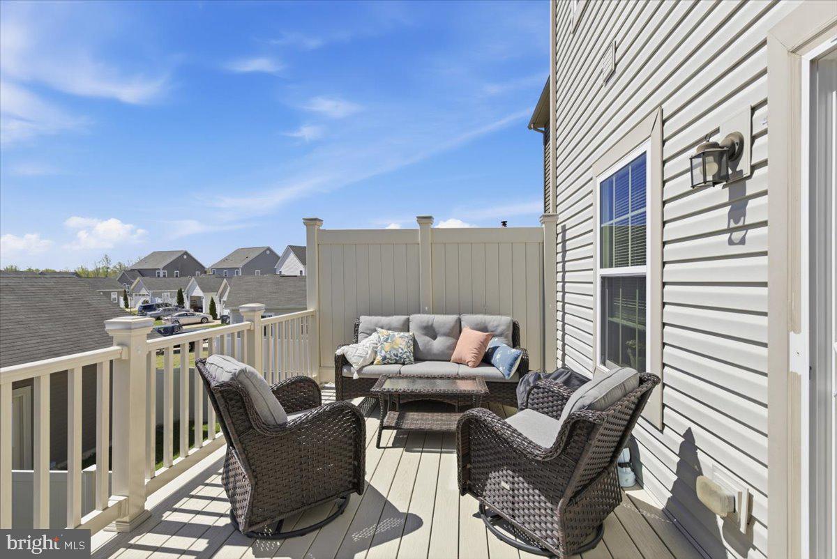 5593 BARNSTORMERS LANE