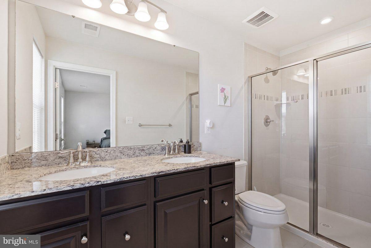 5593 BARNSTORMERS LANE