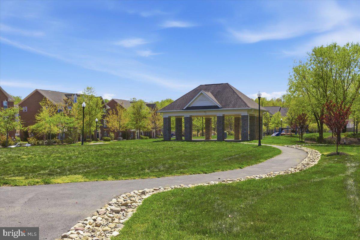 5593 BARNSTORMERS LANE