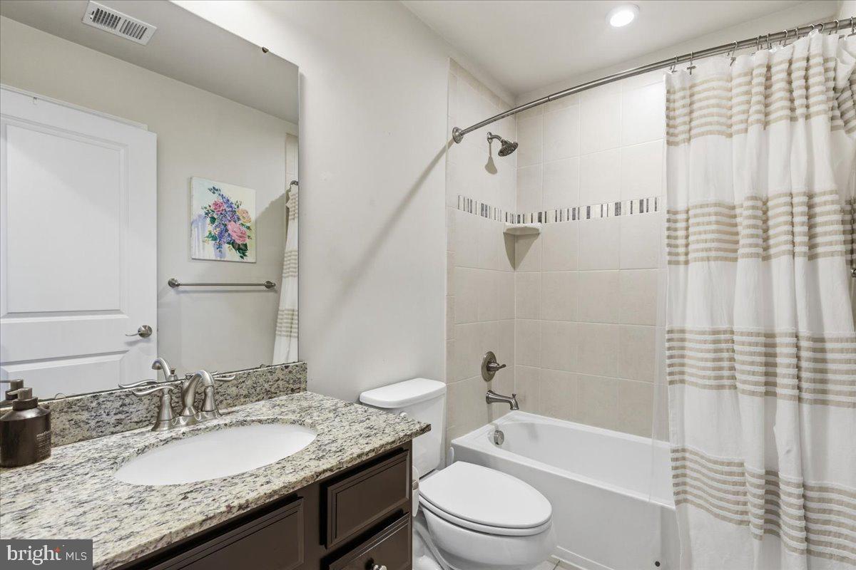 5593 BARNSTORMERS LANE