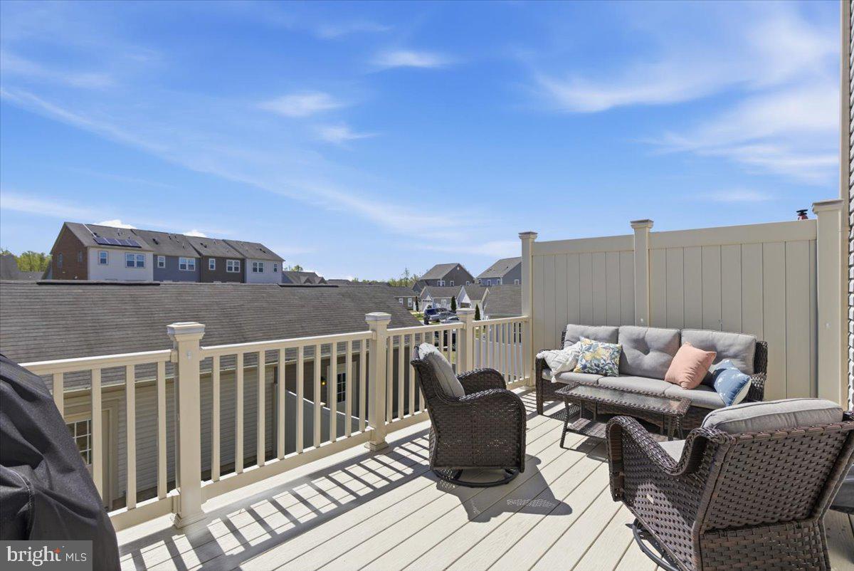 5593 BARNSTORMERS LANE